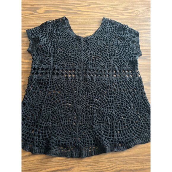 Black see through scoop neck short cap sleeved knitted crocheted top - Picture 2 of 5